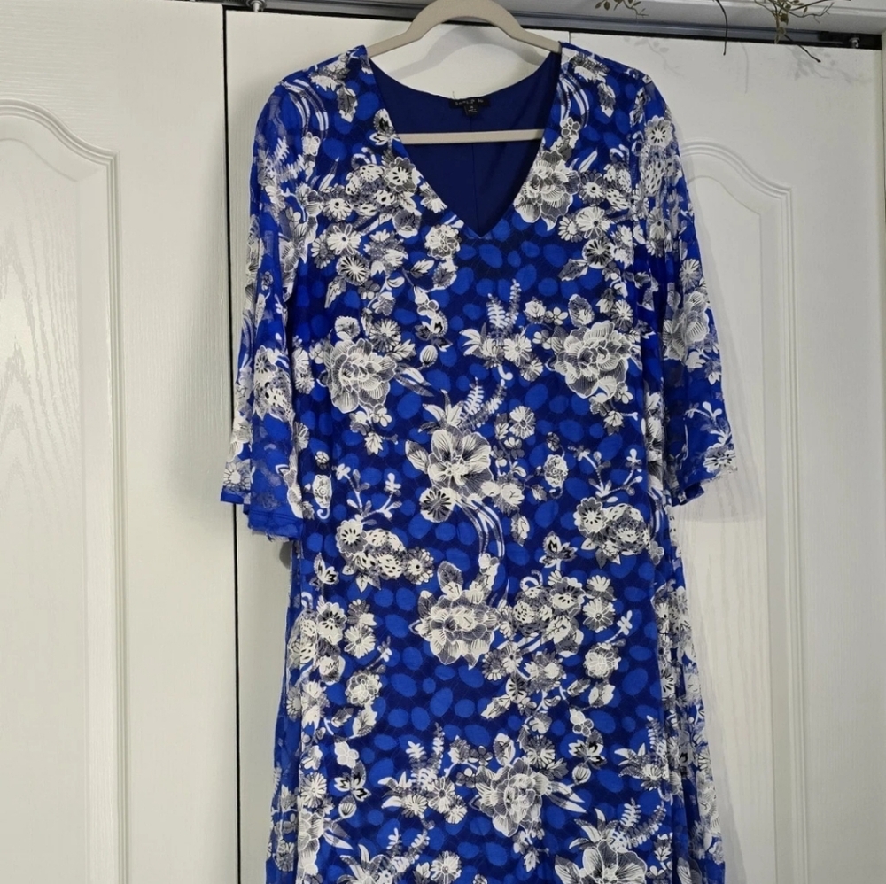 Sami & Jo Royal Blue Floral Dress w/ Lacey Sleeves and Handkerchief Hem  Size 1X